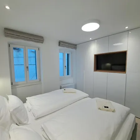Апартаменти House Olenta